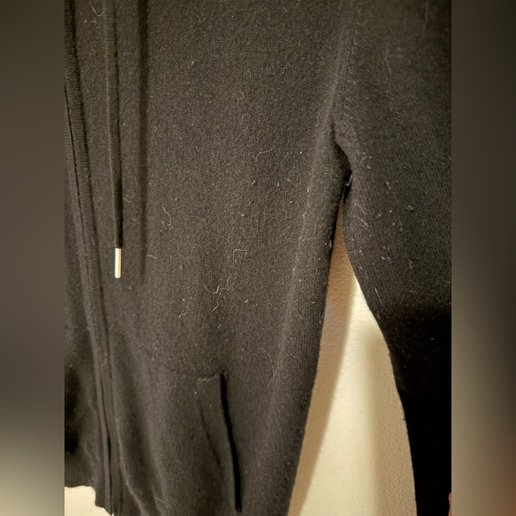 Quince Black Cashmere Sweater - Picture 4 of 5